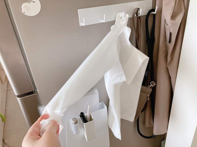 冷蔵庫の横 マグネット収納