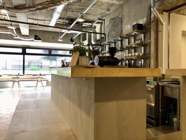 池尻大橋 Massif(マッシーフ)店内