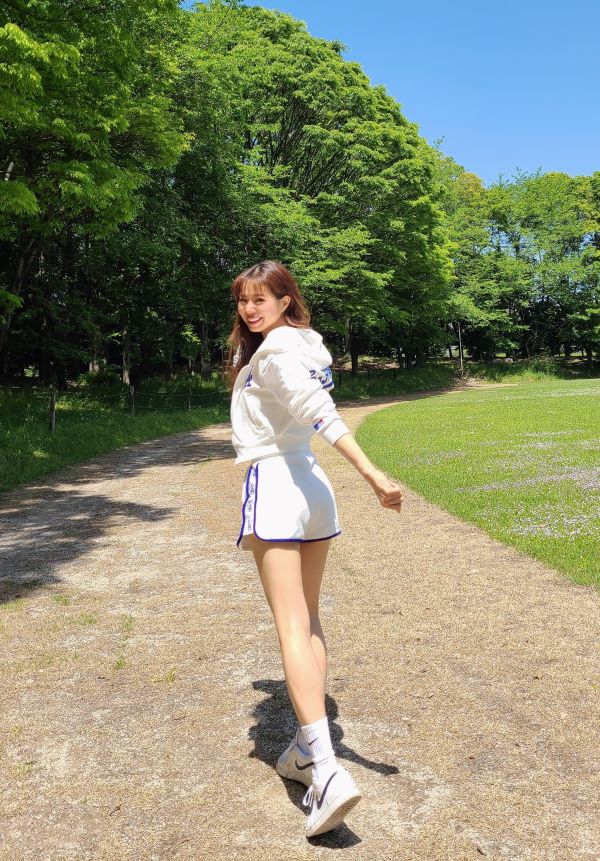 ウォーキングするメグローサさん