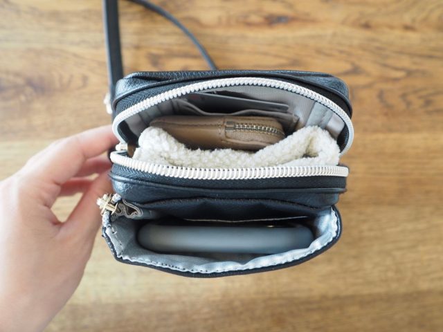 ペットボトルが入るスマホショルダー