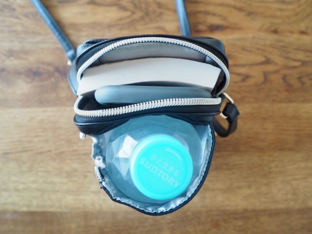 ペットボトルが入るスマホショルダー