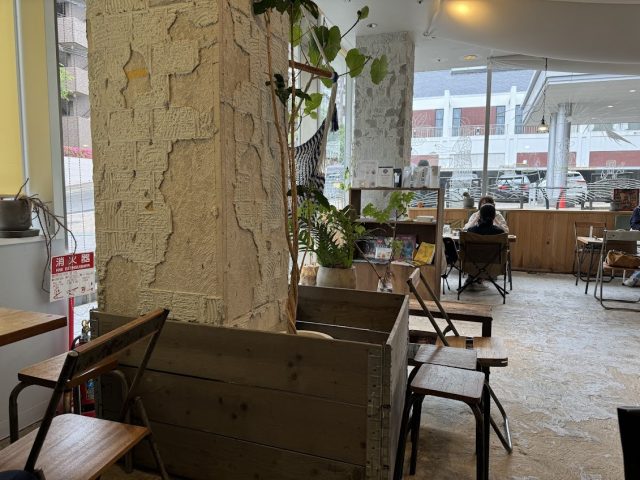 RIO Coffee神戸北野店 店内 テーブル席