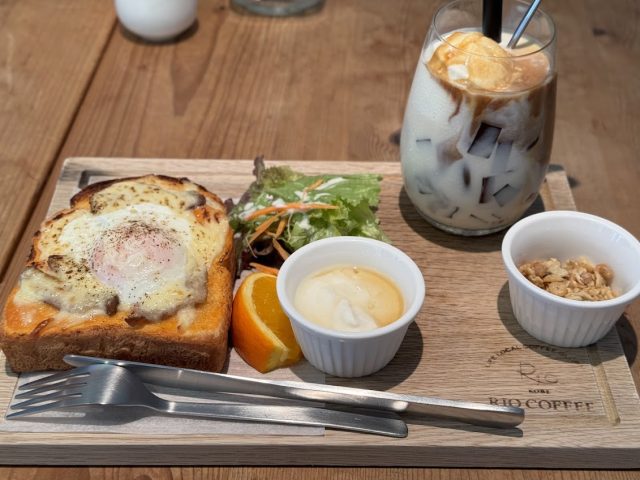 RIO Coffee神戸北野店 店内 モーニングクロックマダム
