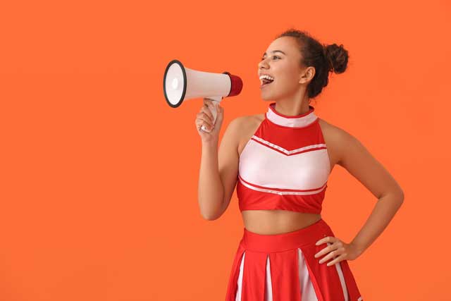 英語「cheer on」の意味って？
