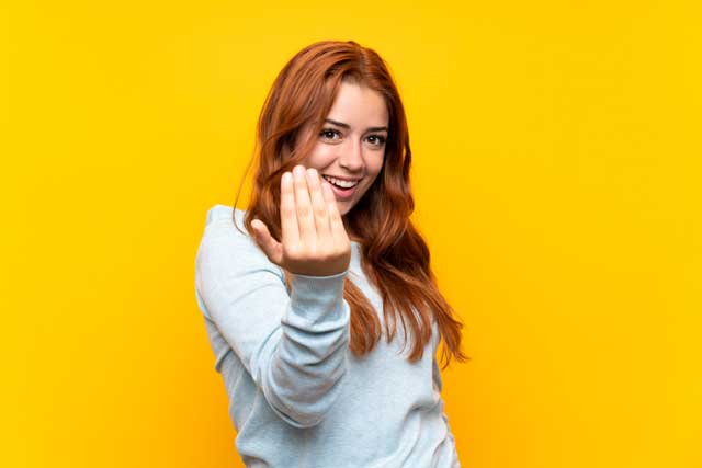英語「Would you like to go with me?」の意味って？