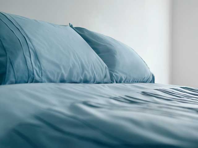ひんやり気持ちいい！夏の睡眠のお供に♪「アイリスオーヤマ 冷感敷きパッド」