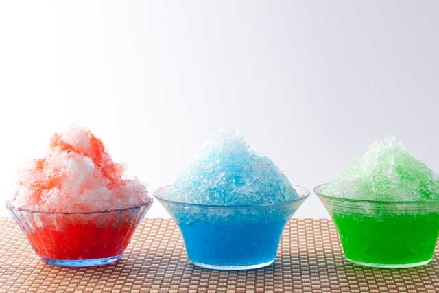 家族で楽しむ！おうちで簡単「Otona 電動ふわふわとろ雪かき氷器」