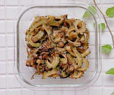 ご飯が進む！簡単「ゴーヤと天かすの甘辛炒め」の作り置き