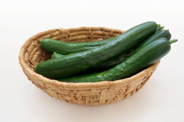 かごに入ったきゅうり