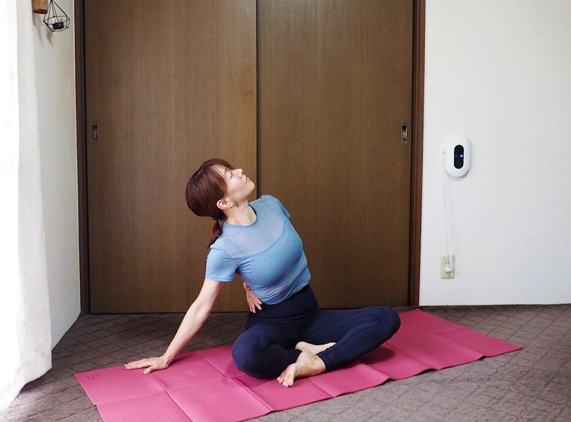 「巻き肩」改善！横向きで目覚めた朝にもおすすめ【頑張りすぎないストレッチ】