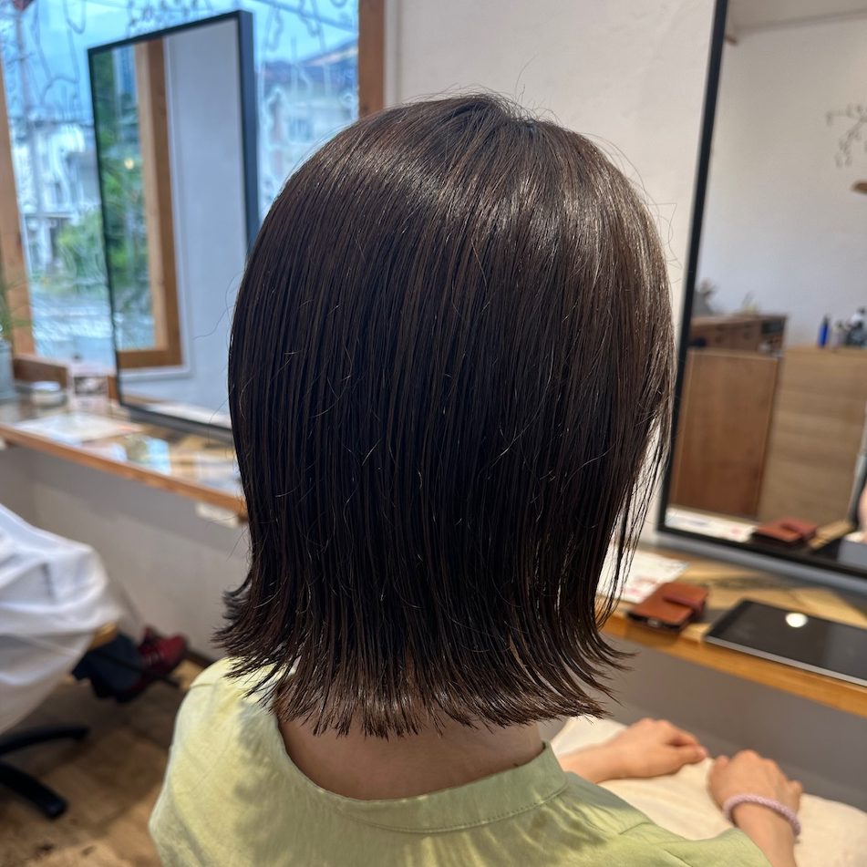 そのままはNG！「切りっぱなしボブ」の上手くまとめるスタイリングのコツ