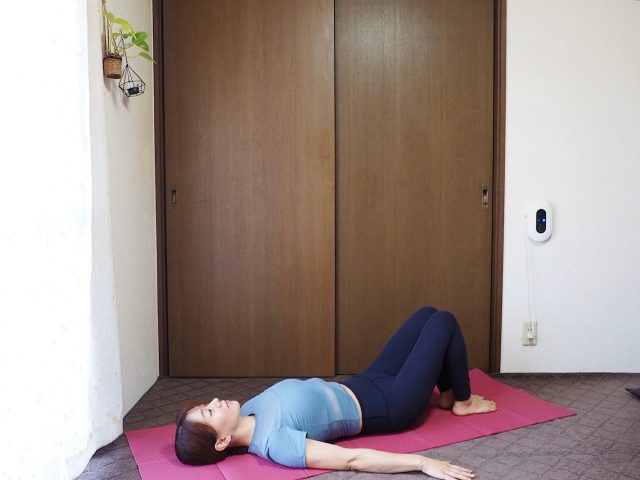 ひざを立てる