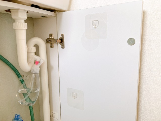 トイレシート&手袋の収納