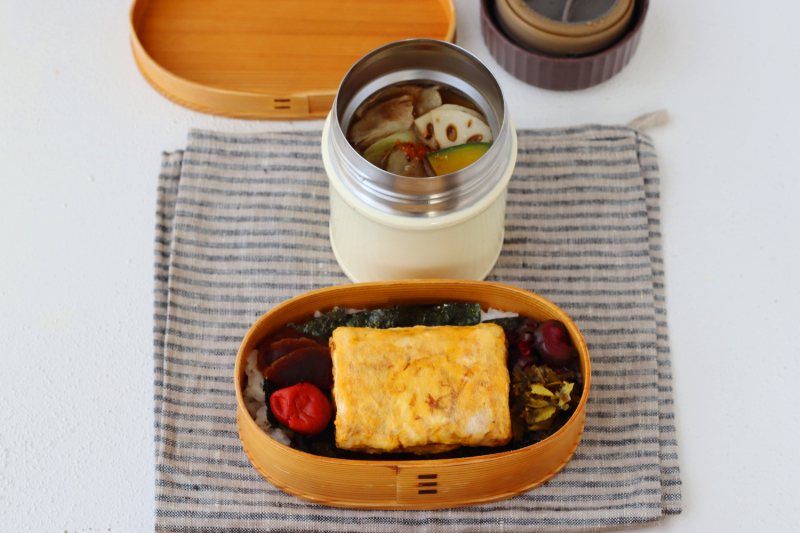 卵2個で贅沢気分！簡単「だし巻き」「定番豚汁」2品弁当