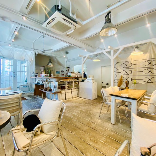 大阪 Cafe Fouet° 店内