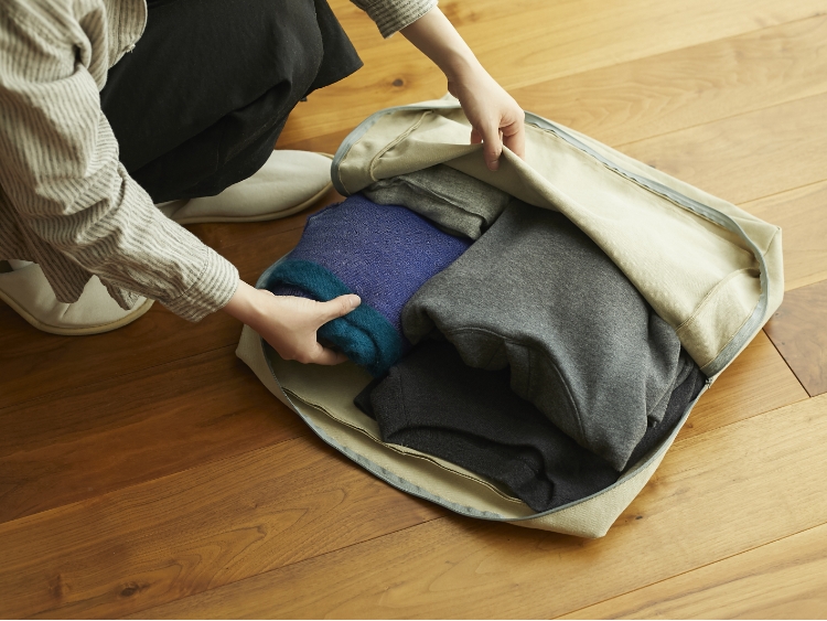 物があふれるクローゼットを救う！洋服や小物が片づく収納アイテム5つ