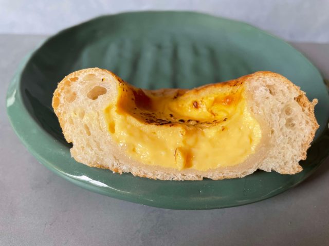 クリームパン 断面