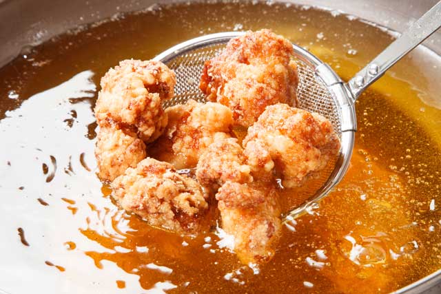 ダイエットに役立つ！「揚げ物の吸油量」を計算する方法