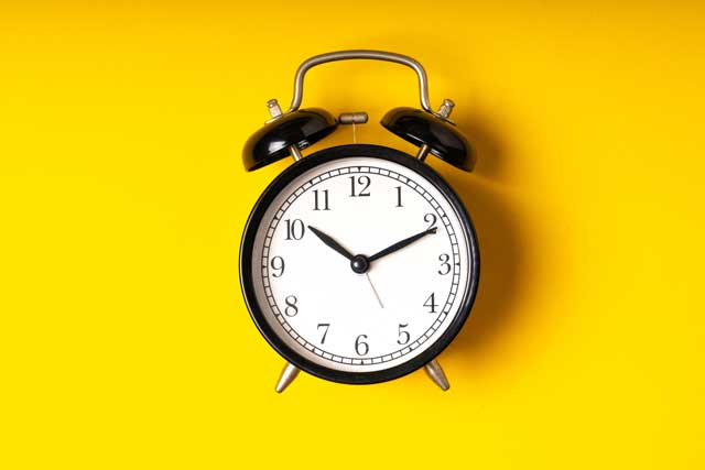 英語「How time flies」の意味って？