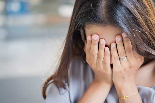 英語「I almost cried」の意味って？