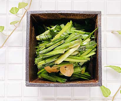 ご飯のお供にぴったり！ポリ袋で簡単「ニラの醤油漬け」の作り置き