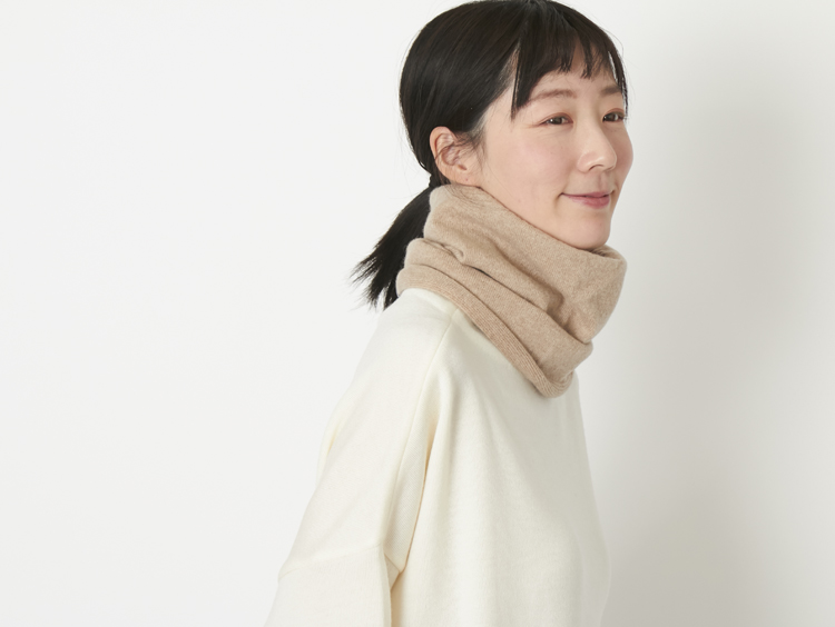 暖かさ、フィット感、肌触り…三拍子揃った「カシミヤ100%ネックウォーマー」