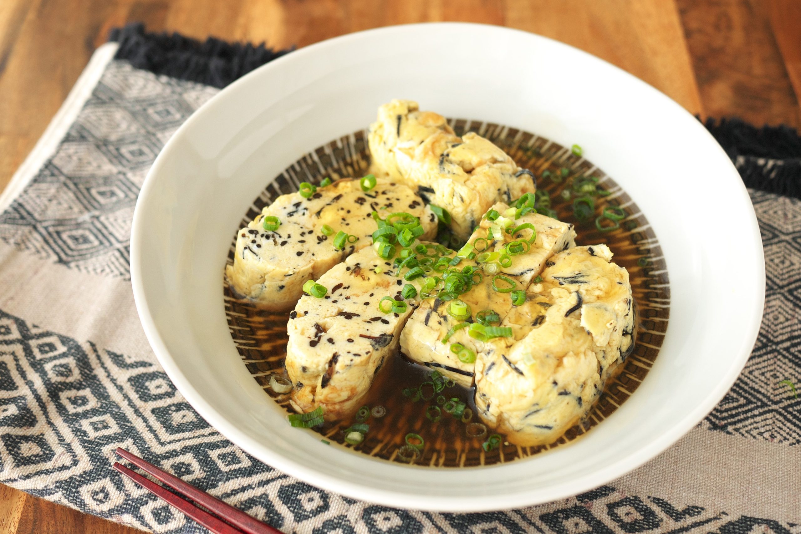 塩分控えめでヘルシー♪簡単かさ増し「お豆腐とひじきの卵焼きあんかけ」