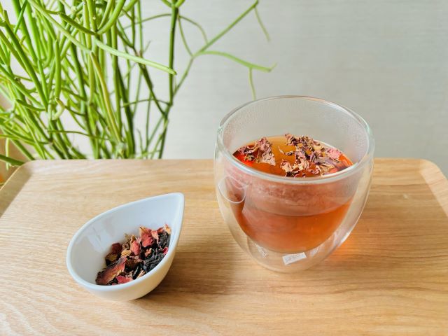 体質に合わせて選ぶ！「水太り」と「暴飲暴食」に効く薬膳茶レシピ2つ