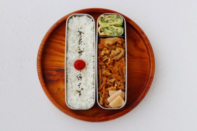 たまねぎでしっとり美味！「豚こましぐれ」「豆苗の卵焼き」2品弁当