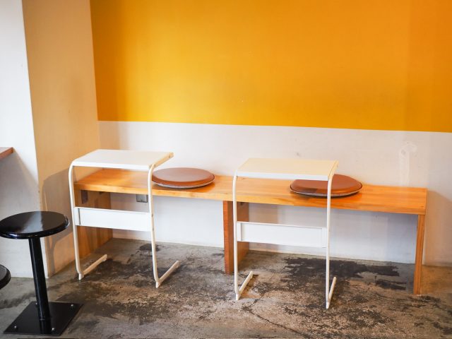 中野新宿 TRICHROMATIC COFFEE 店内
