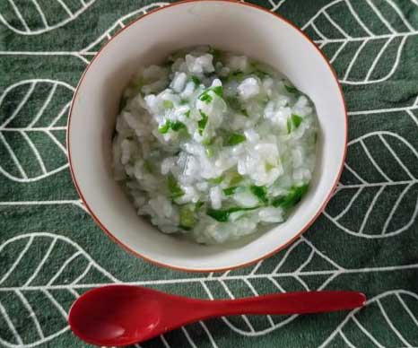 かぶと大根だけで気軽に！胃腸を休める「七草粥風」
