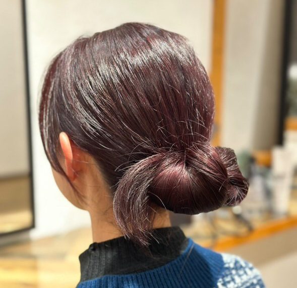 ゴム1本でできちゃう！誰でも簡単お団子ヘアの作り方