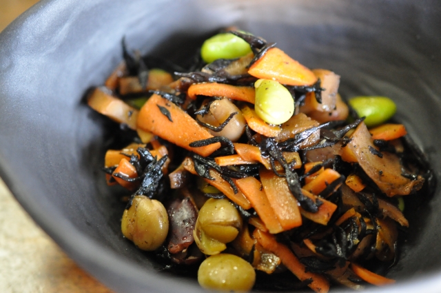 忙しい年末に活躍！袋を開けるだけの腸活食材『蒸し豆』の魅力3つ