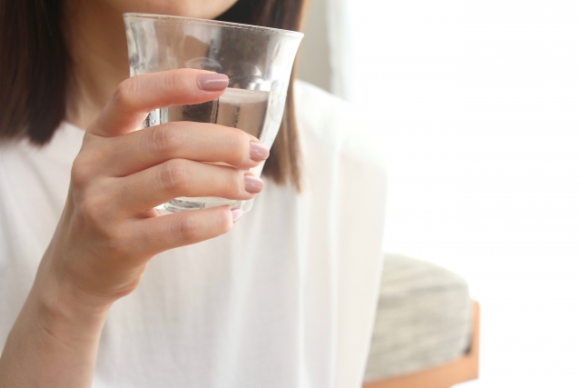 水 女性