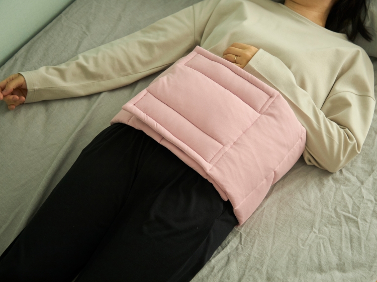 腰痛持ちのバイヤー絶賛！就寝中の負担を減らしてくれる「羽毛ふんわり腰のふとん」