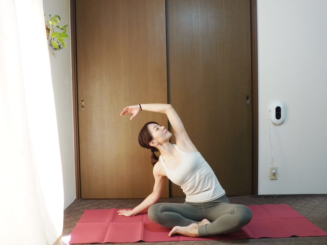 【寝る前5分】翌朝すっきり目覚める「背中の緊張を緩める」ストレッチ
