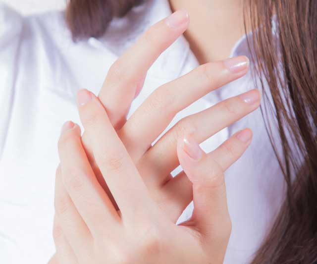 手は「体のリモコン」！冬こそ取り入れたい「朝の簡単ハンドケア」
