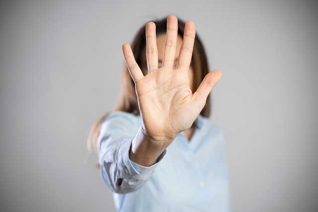 英語「Don’t judge me」の意味って?