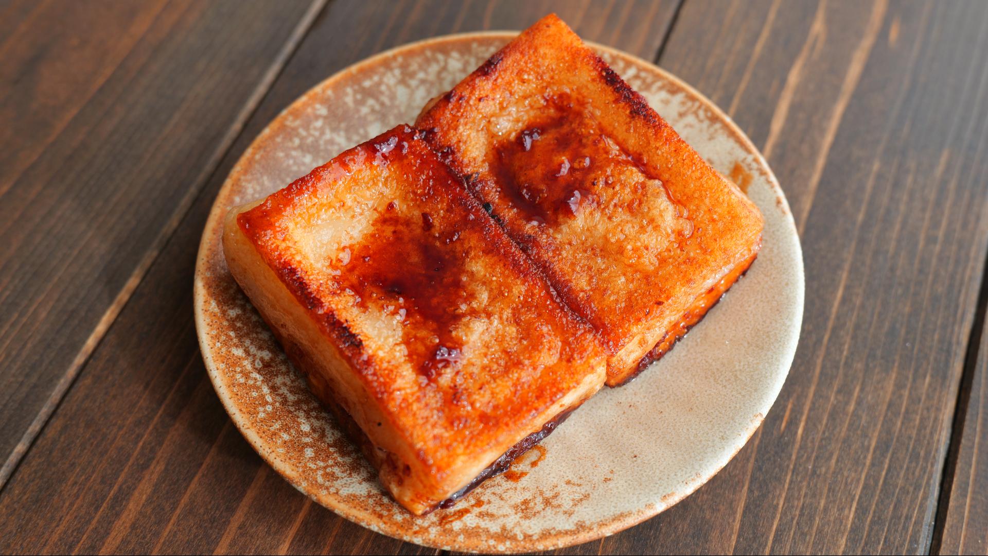 材料5つで簡単！食欲そそる「ガリバタ餅」の作り方