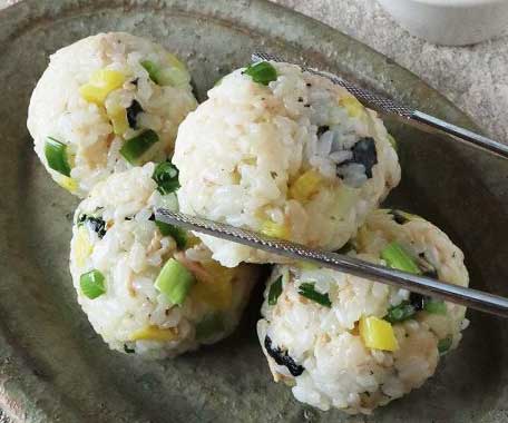 【簡単】ごま油で作る「食欲そそる」朝ごはんレシピ3選｜料理家が提案