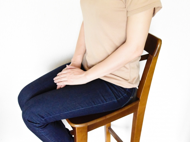 少しの意識で変わる！美しい「椅子の立ちかた・座りかた」