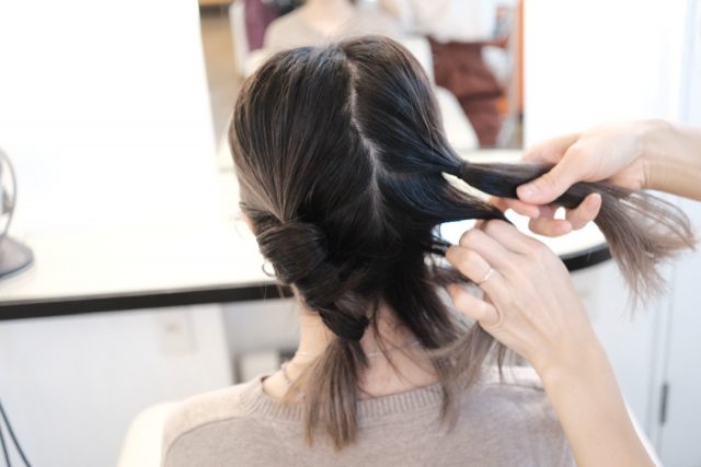 2つ結びの応用編ヘアアレンジ