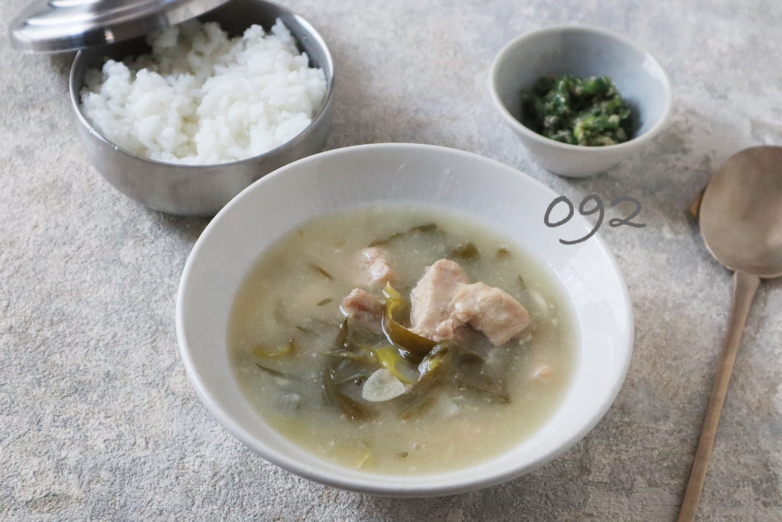 炊飯器におまかせ！タンパク質たっぷり「サムゲタン風スープ」