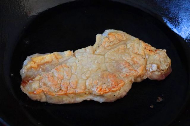 両面焼いた豚ロース肉