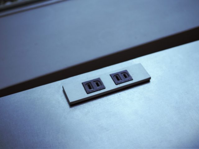 電源