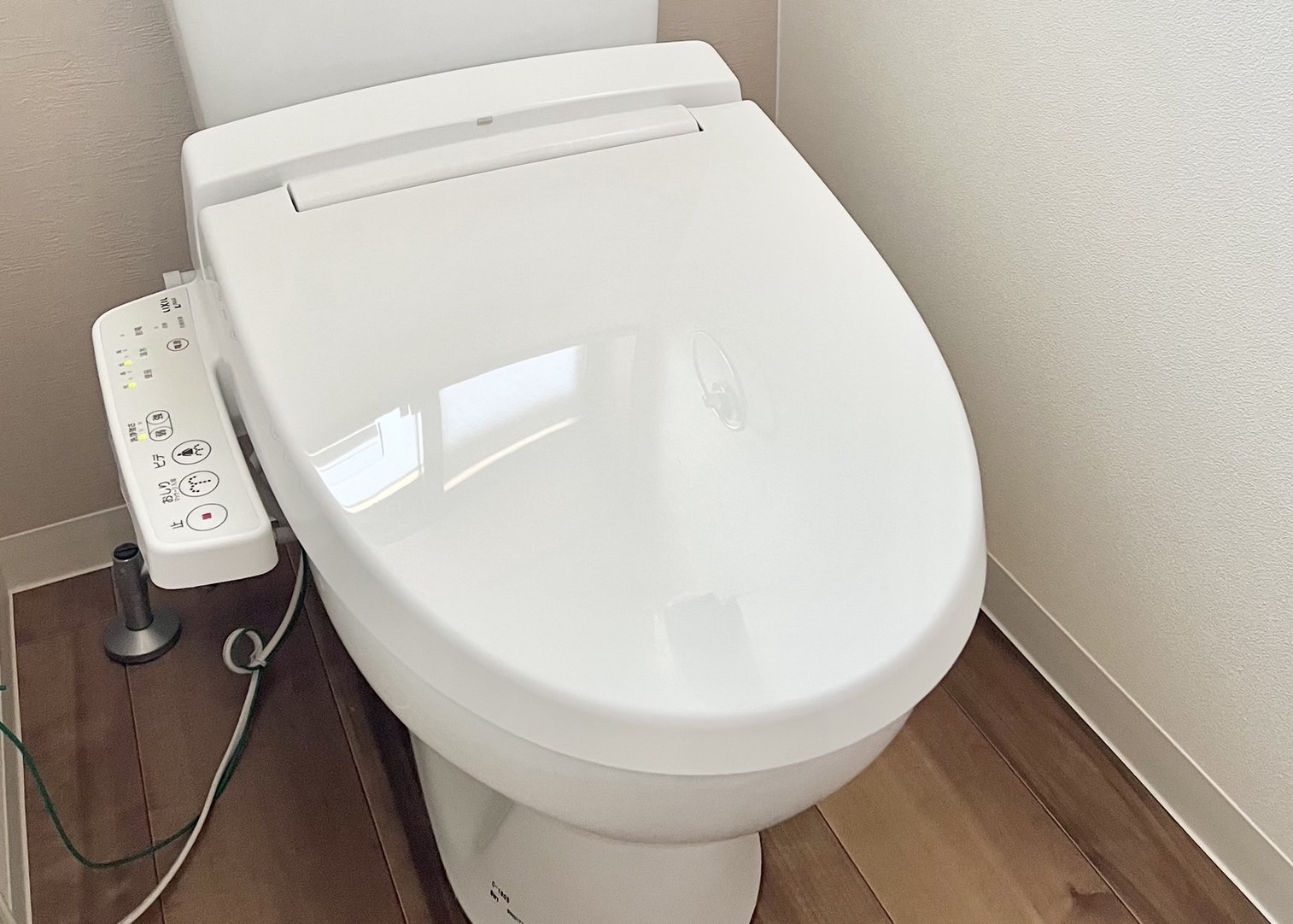 ニオイの原因はココかも？！忘れがちなトイレ掃除を解説！