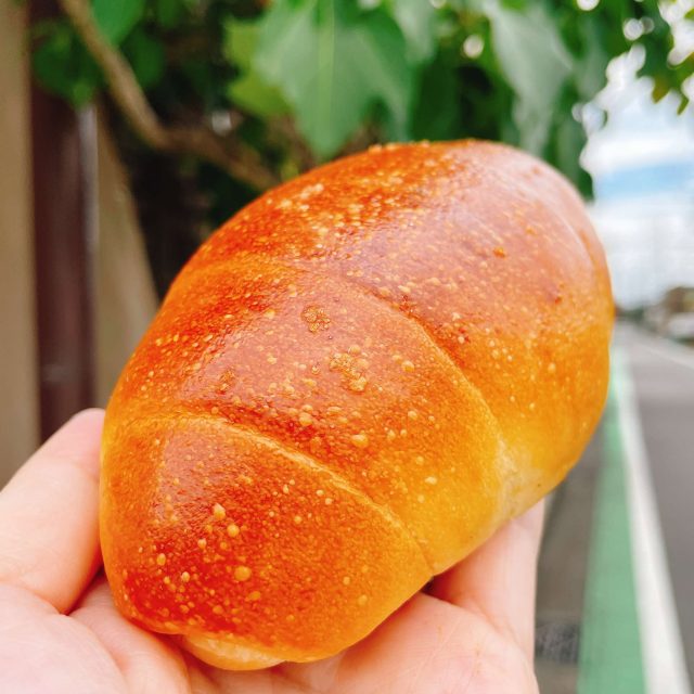 塩バターロール