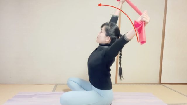 肩・胸郭の硬さをほぐす!3ステップのピラティス