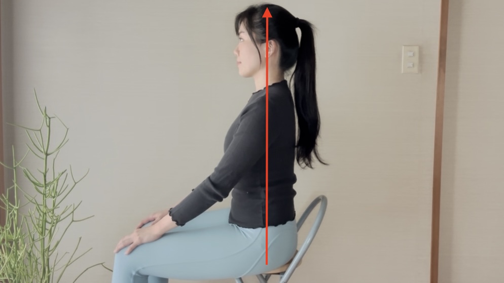 座りながら腹筋！お腹を引き締める「ピラティスのニュートラル姿勢」レッスン
