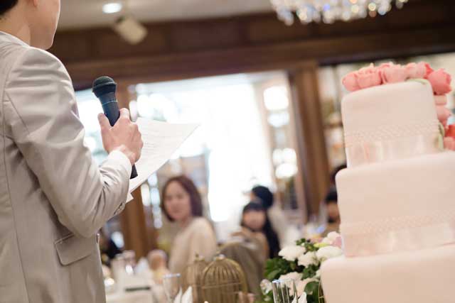 英語「give a toast」の意味って？
